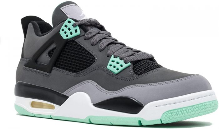 Nike Air Jordan 4 Negras (suela verde)