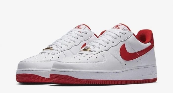 Nike Air Force Low Blancas Logo y Suela Rojas - Imagen 3