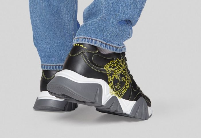 Versace Squalo Trainers Black Medusa Print - Imagen 2